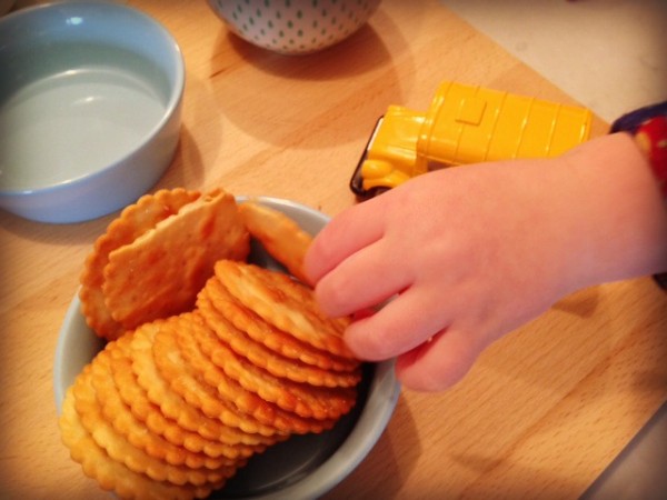 Hand & crackers